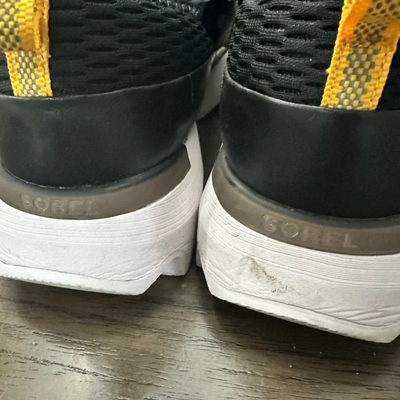 Sorel kinetic strap sneaker EUC - Picture 4 of 5